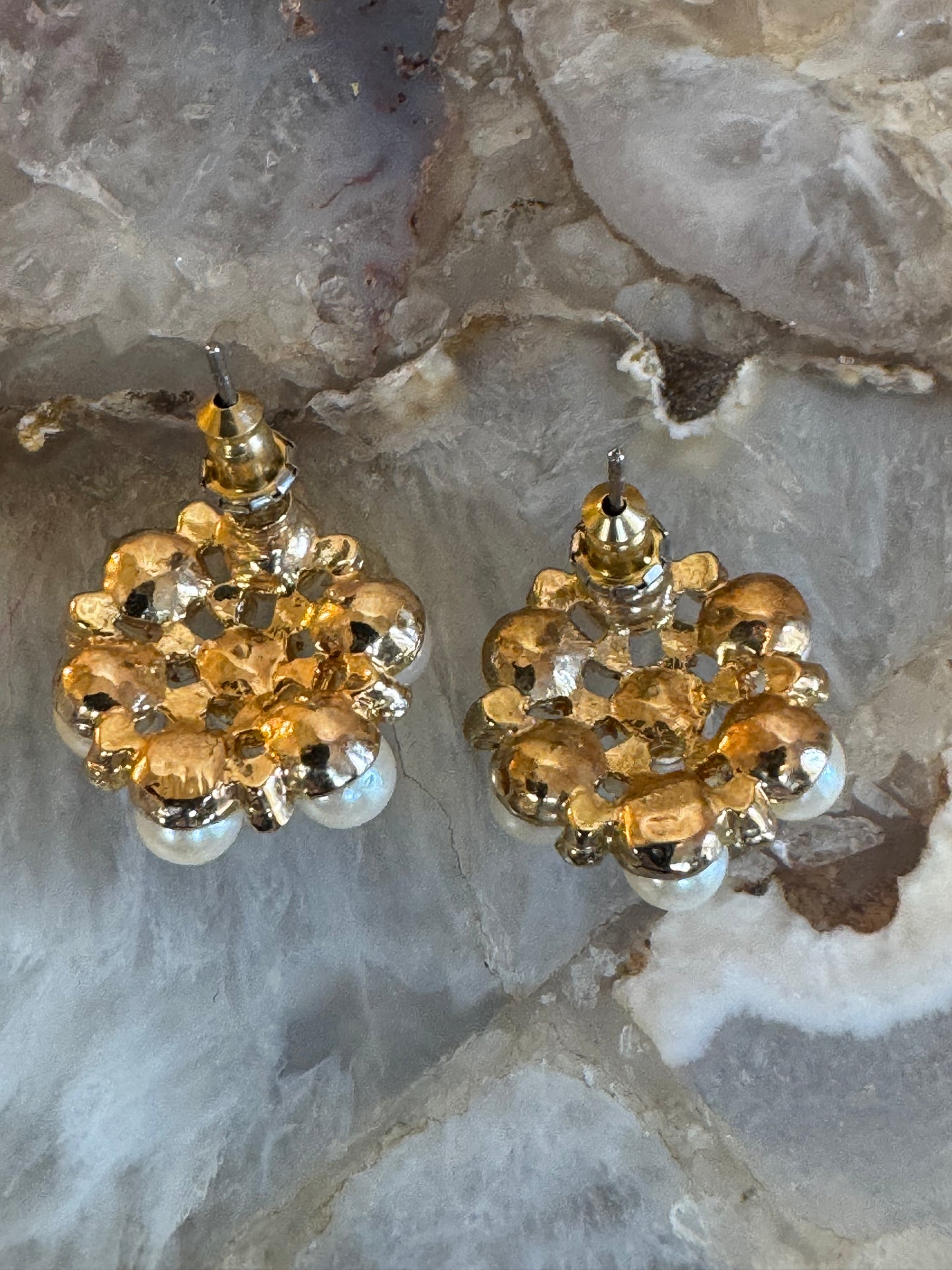 Vintage Faux Pearl & Rhinestone Cluster Earrings – Classic Floral Glow
