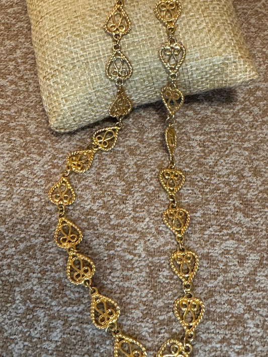 Vintage 1980s Avon Gold-Tone Filigree Heart Chain Necklace