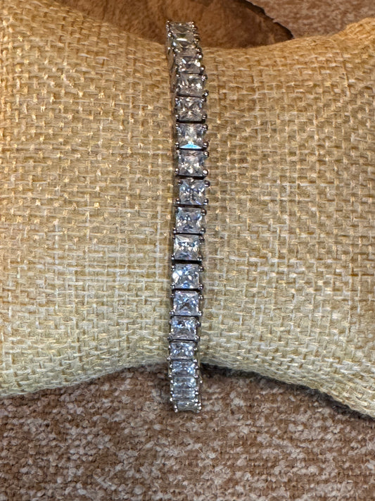 Silver-Tone Princess-Cut Tennis Bracelet – Classic Square-Cut Elegance
