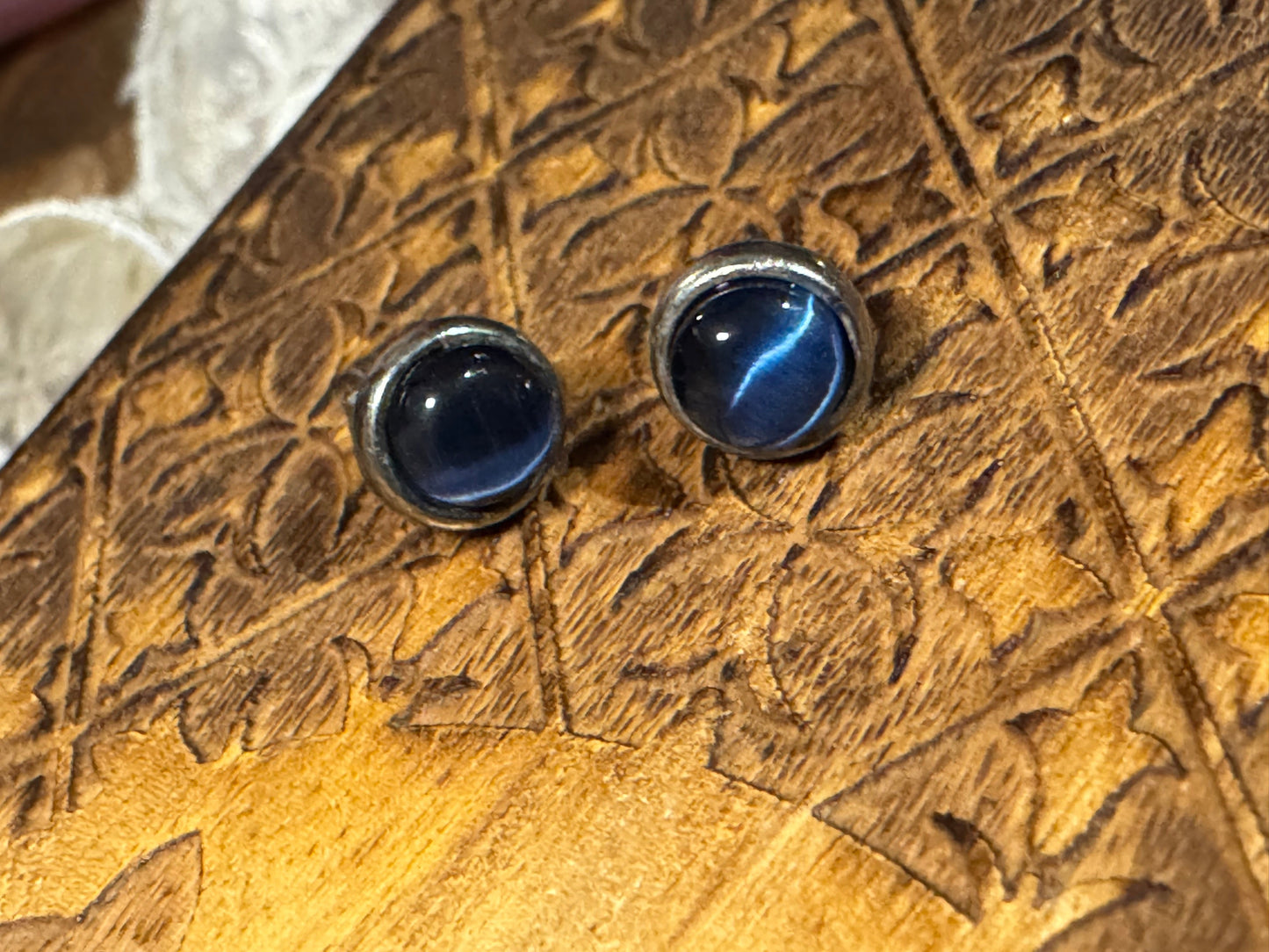 Blue Cat’s Eye Stud Earrings – Silver