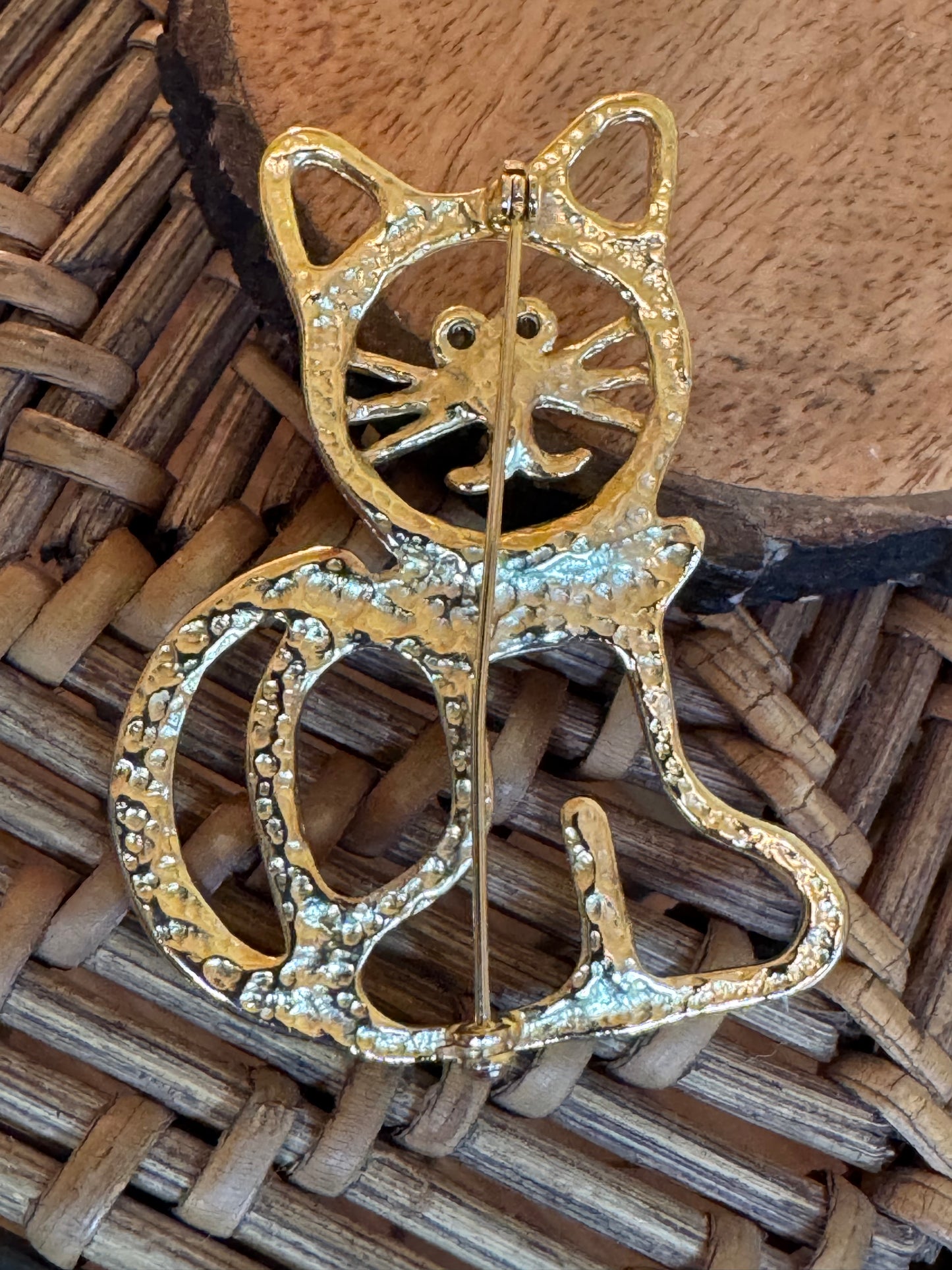 Vintage-Inspired Cat Brooch with Rhinestones