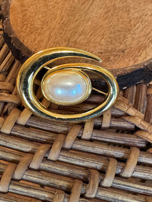 Vintage Signed Monet Brooch