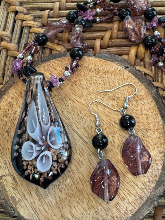 Artisanal Murano-style necklace and earrings set