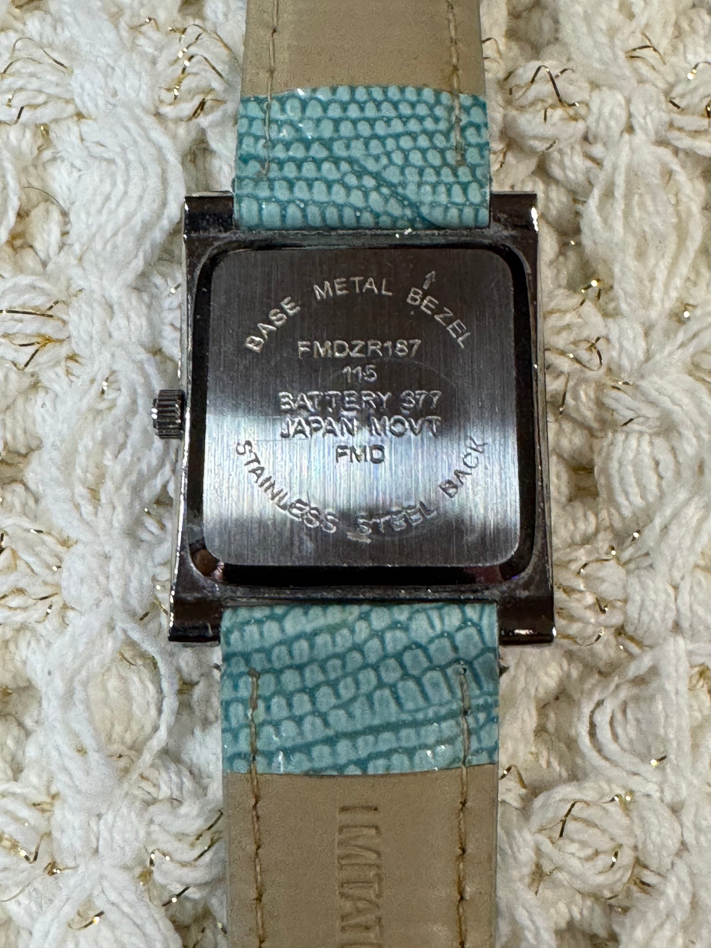 Vintage-Style Square Face Watch – Light Blue Faux-Lizard Strap