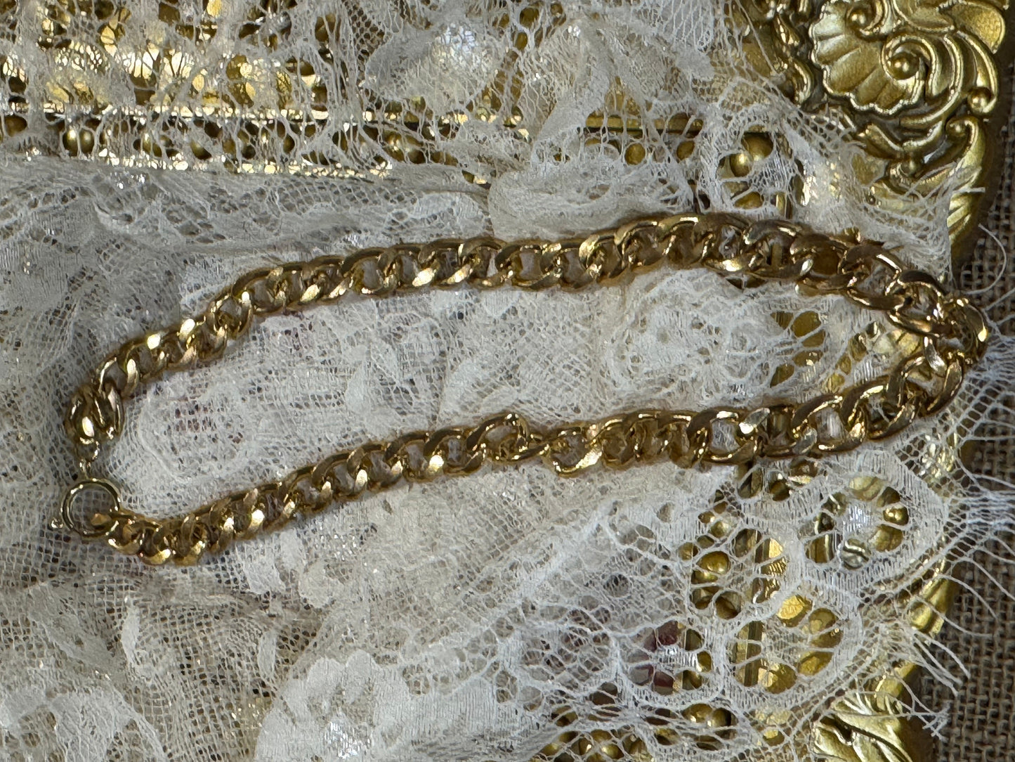 Vintage Gold-Tone Curb Link Chain Necklace – 16 Inch