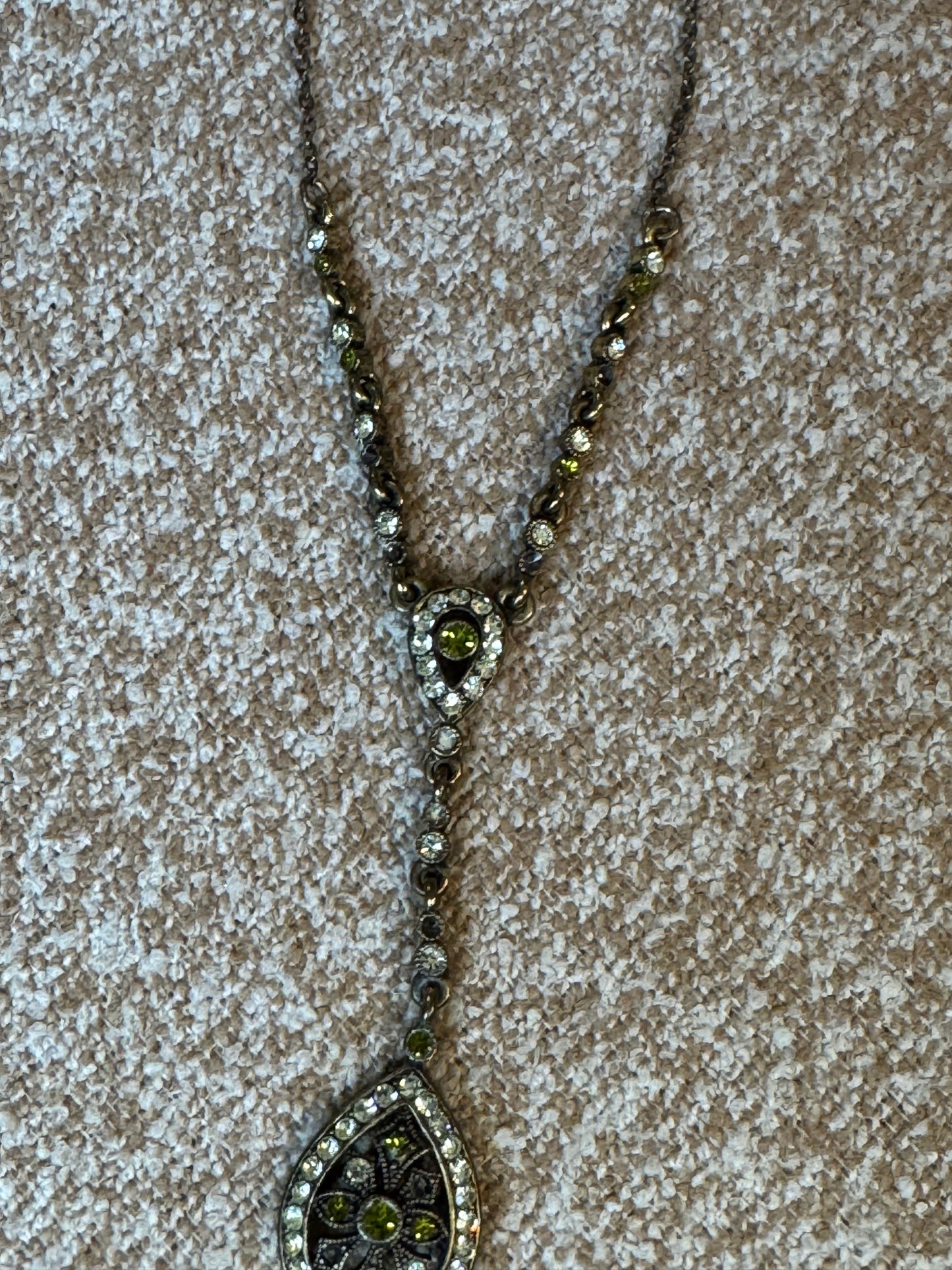 Vintage-Style Green Rhinestone Y-Drop Necklace