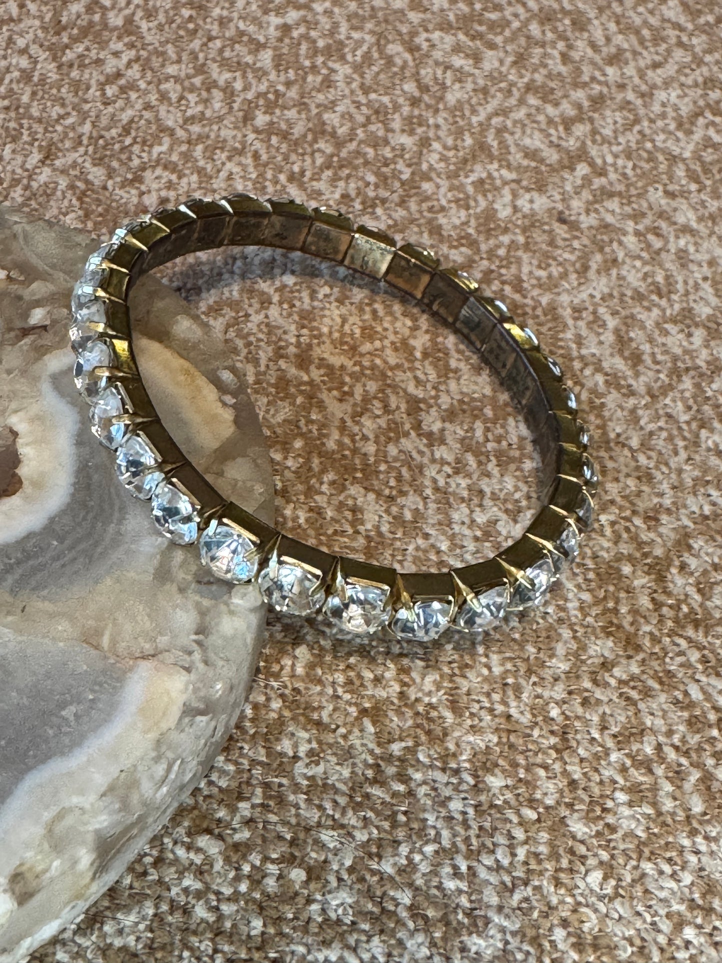 Vintage-Style Gold Tone Rhinestone Stretch Tennis Bracelet – Mid-Century Inspired