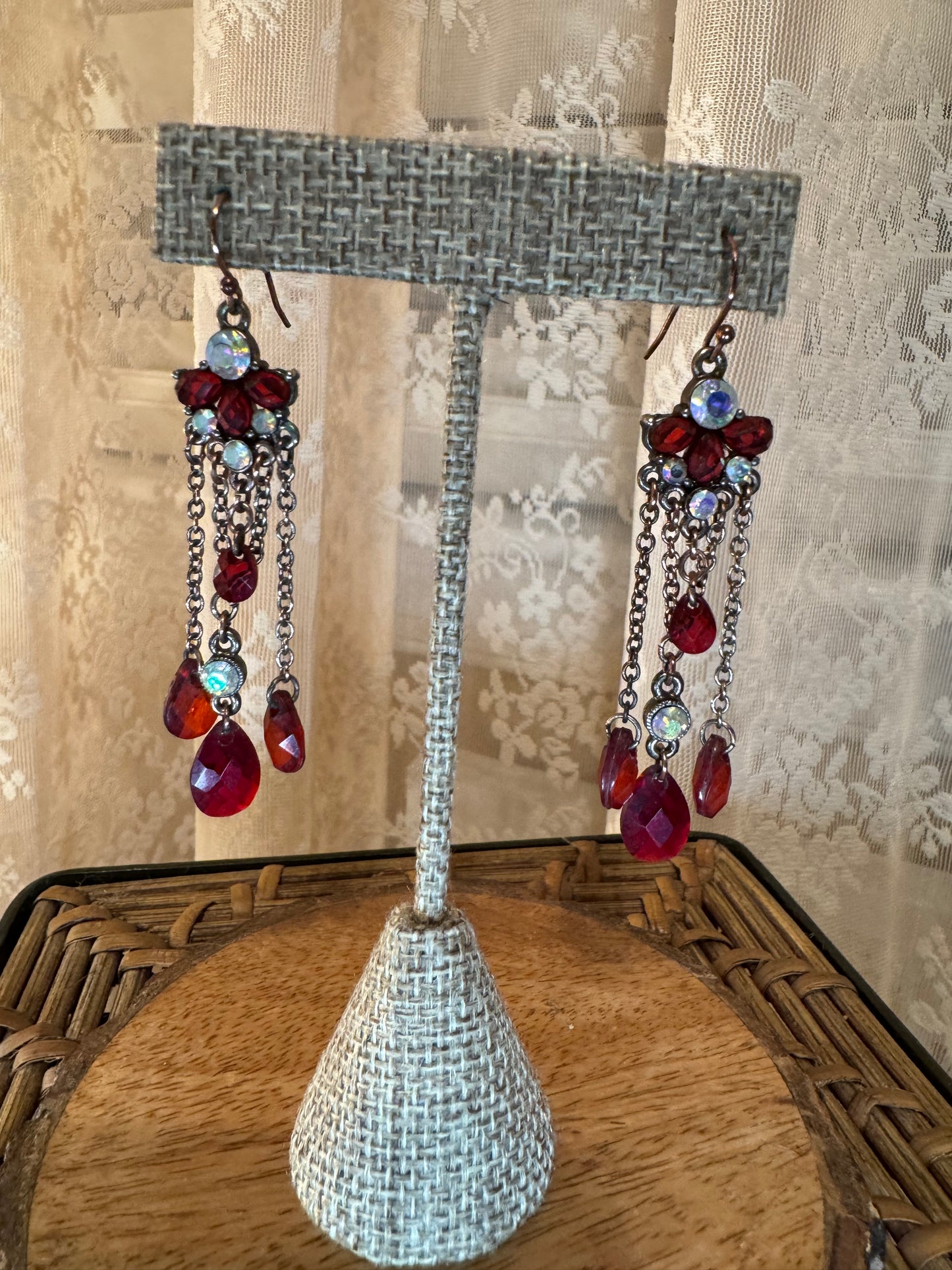 Vintage-Inspired Red Rhinestone Chandelier Earrings – Floral & Teardrop Dangle Design