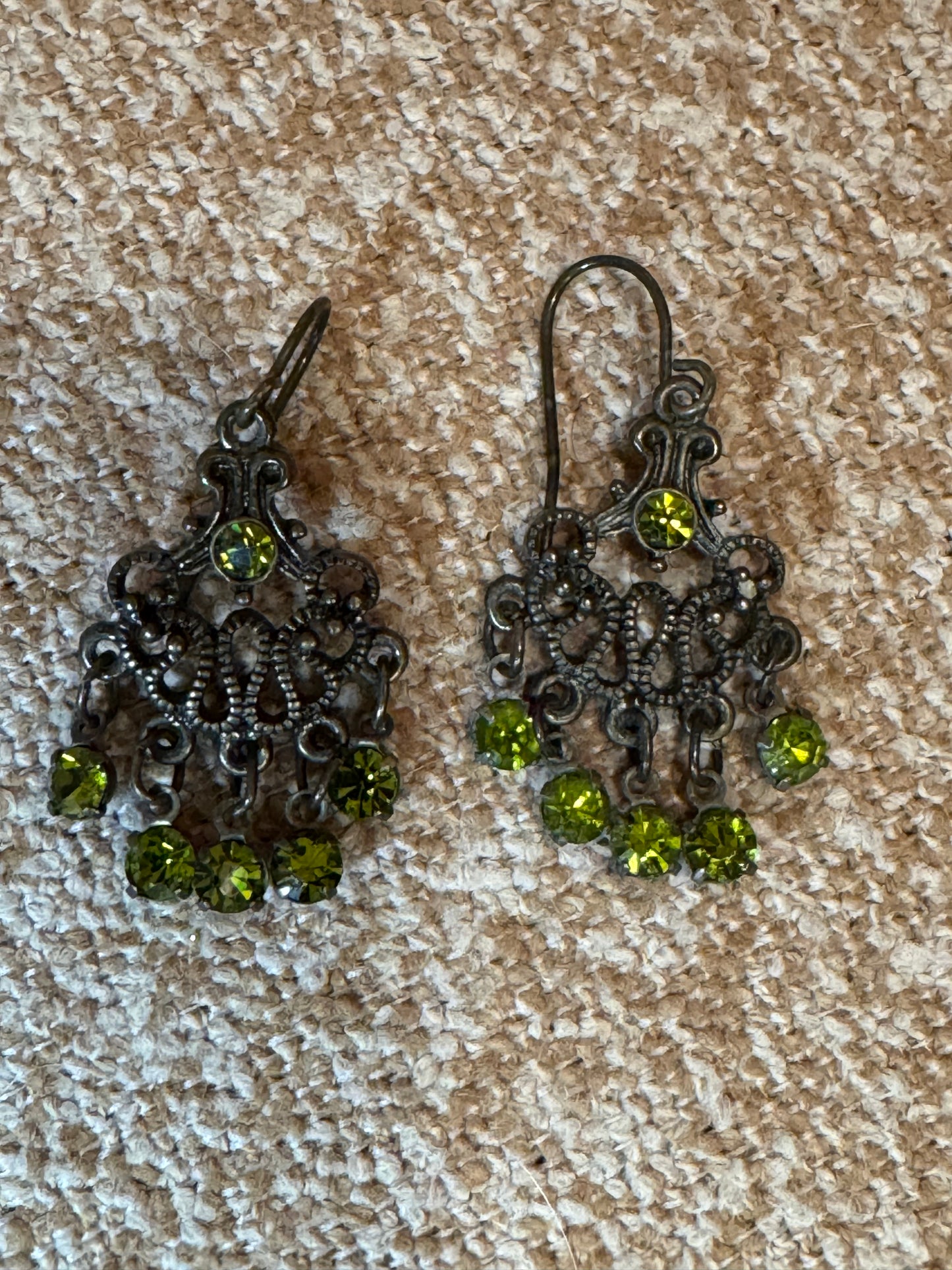 Vintage-Style Green Crystal Chandelier Earrings – Boho & Victorian-Inspired