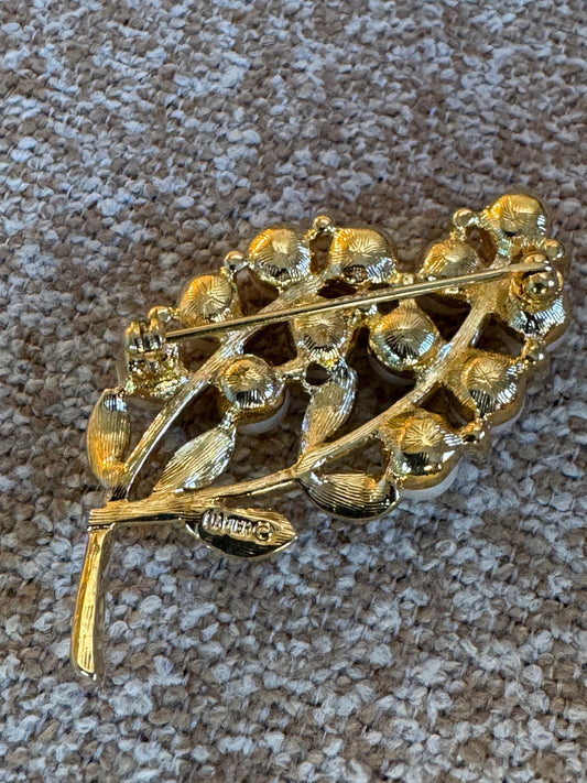 Vintage Signed Napier Gold-Tone Faux Pearl Leaf Brooch – Mid-Century