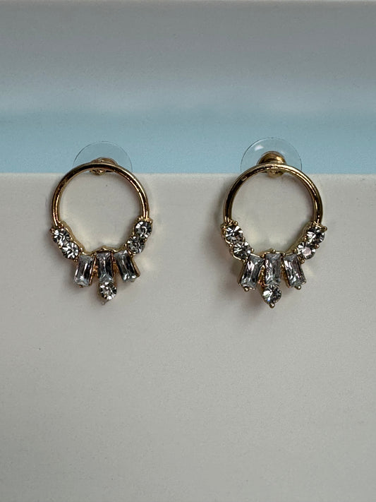 Vintage-Inspired Gold-Tone Hoop Earrings with Fanned Crystal Fringe