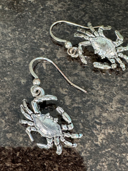 Coastal Charm Vintage Silver-Tone Textured Crab Dangle Earrings