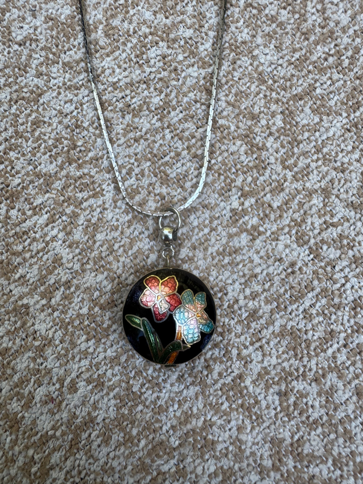 Vintage Floral Cloisonné Enamel Pendant Necklace