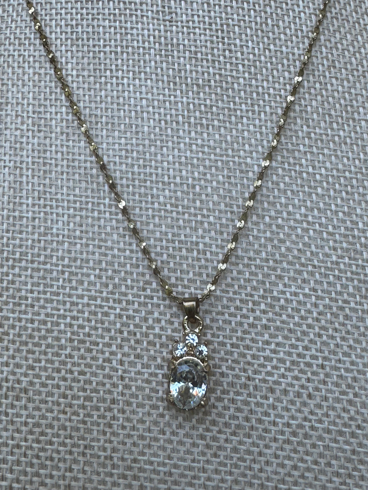 Vintage Elegance Crystal Pendant Necklace