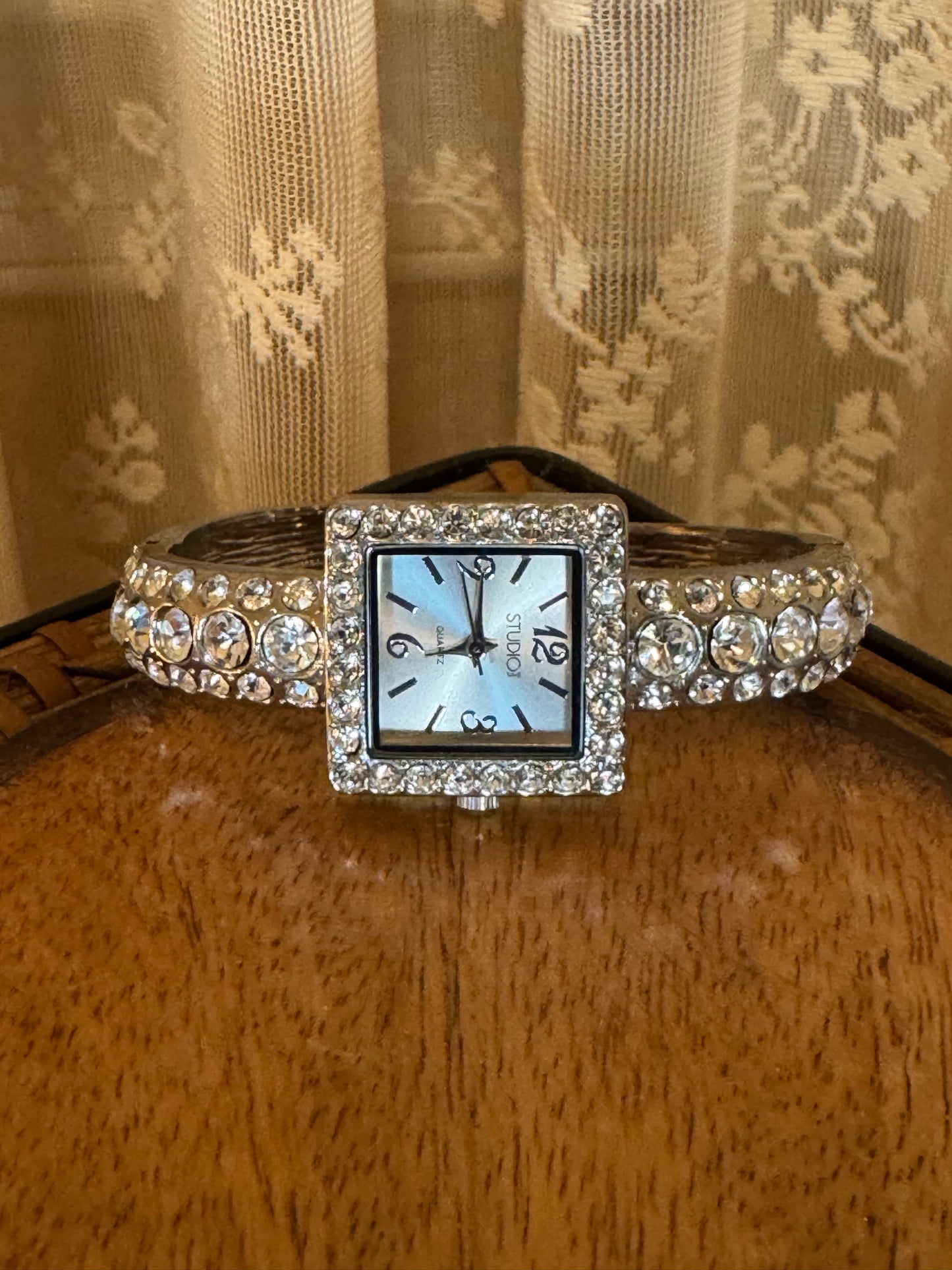 Vintage Studio Time Square-Face Cuff Watch – Luxe Boutique Statement