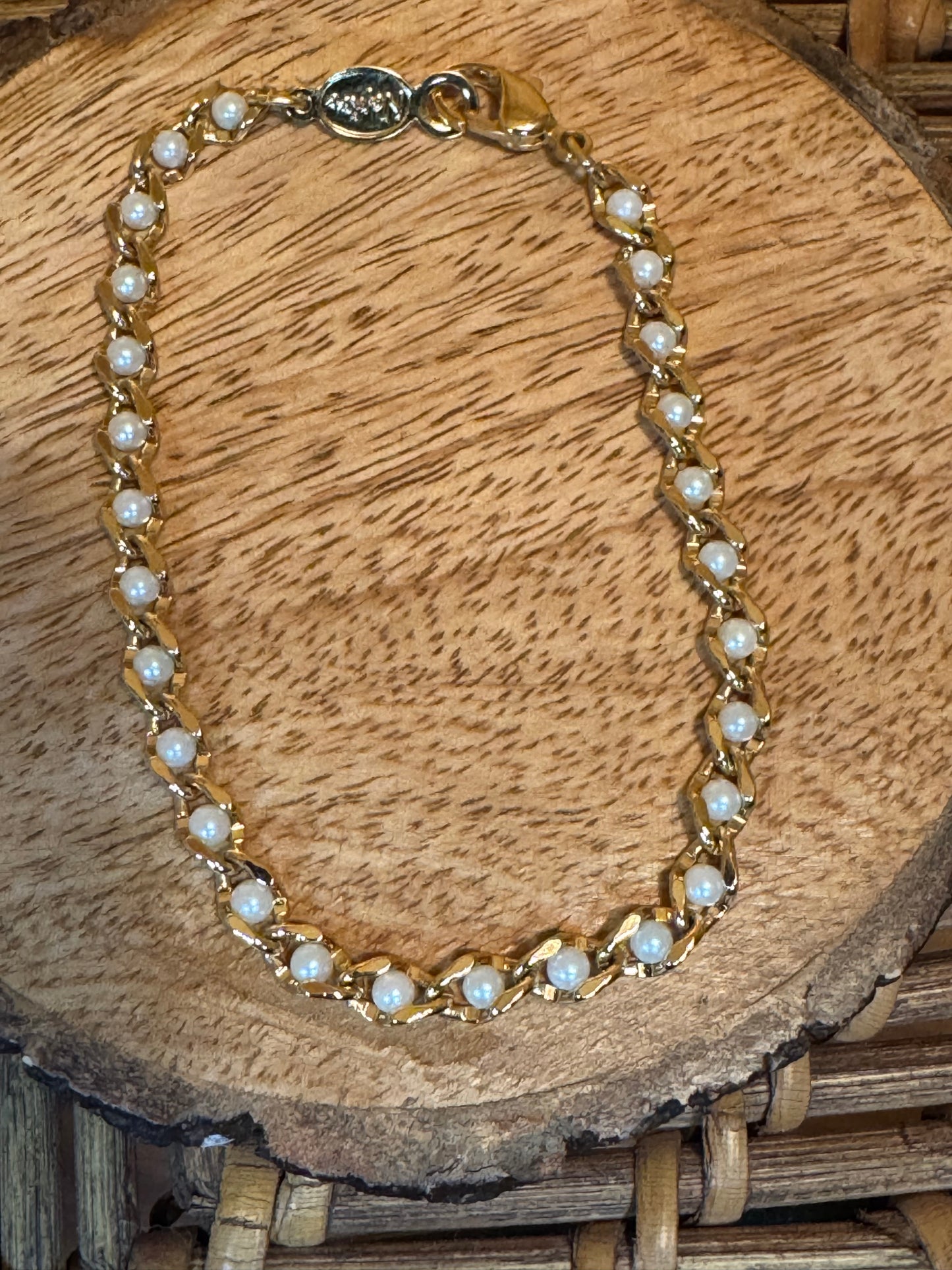 Vintage Signed Napier “Golden Ribbons & Faux Pearl” Bracelet – 7” Classic Hugs & Kisses Style