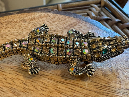 Gilded Aurora Borealis Alligator Brooch – Vintage-Inspired Rhinestone Sparkle