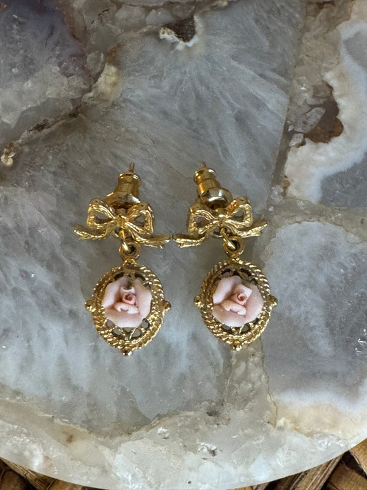 Gold Tone Vintage Inspired Flower Earrings