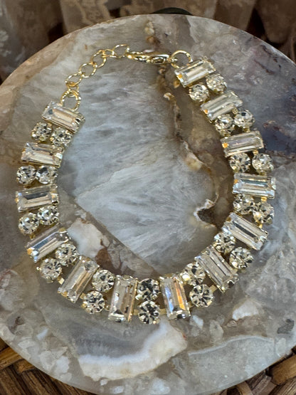 Vintage-Inspired Rhinestone Tennis Bracelet – Baguette & Round Cut Elegance
