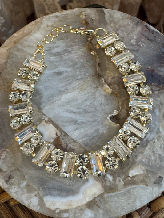 Vintage-Inspired Rhinestone Tennis Bracelet – Baguette & Round Cut Elegance