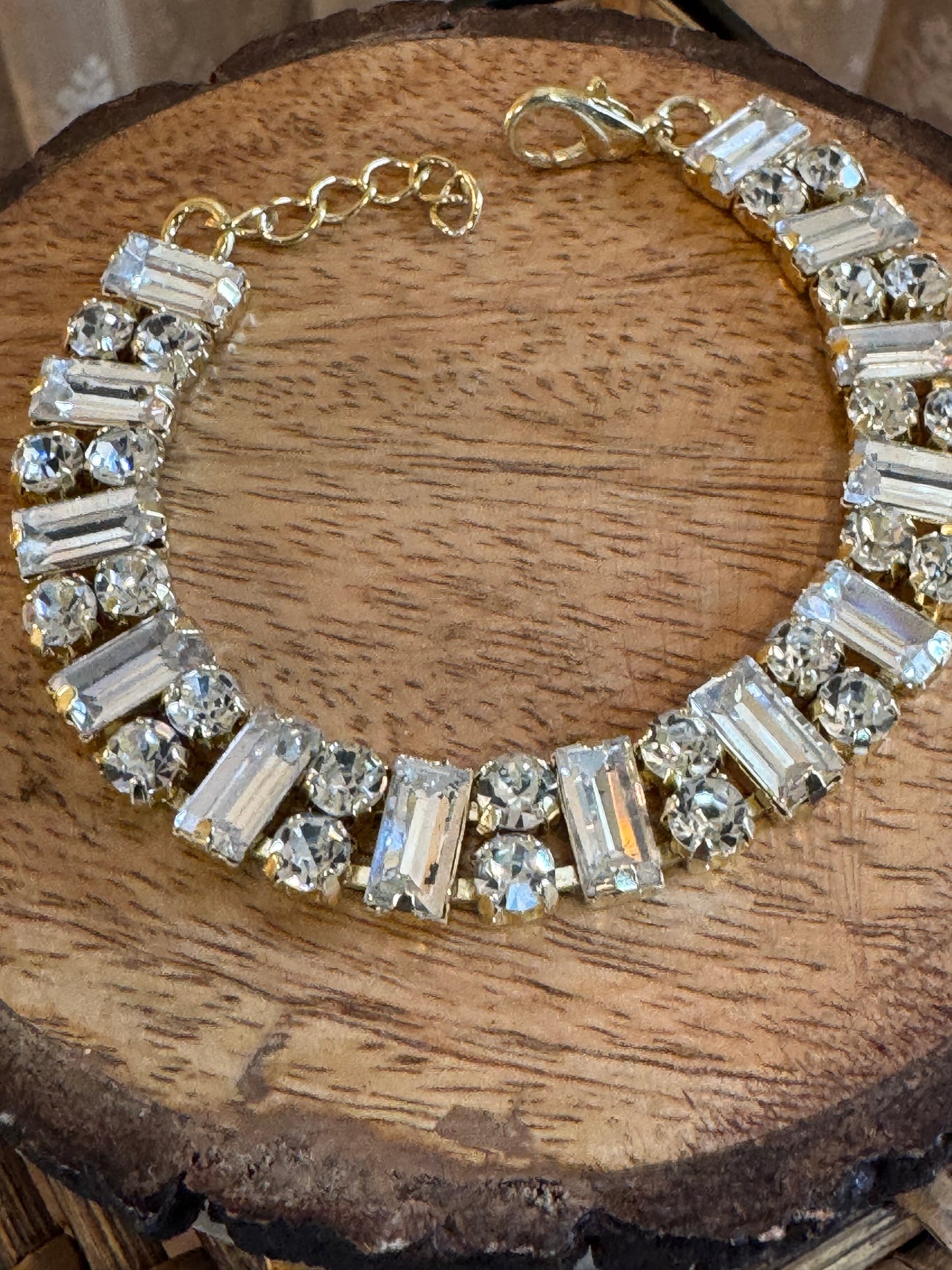 Vintage-Inspired Rhinestone Tennis Bracelet – Baguette & Round Cut Elegance