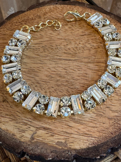 Vintage-Inspired Rhinestone Tennis Bracelet – Baguette & Round Cut Elegance