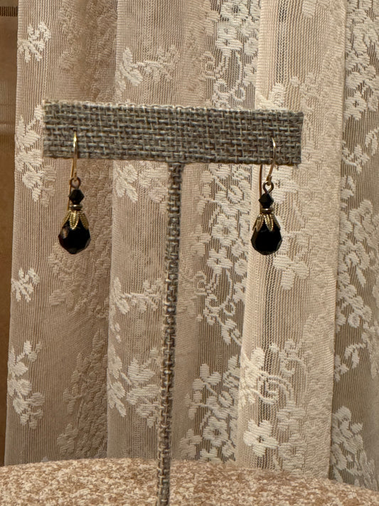 Alison Faye Black Faceted Drop Earrings – Vintage-Inspired Elegance