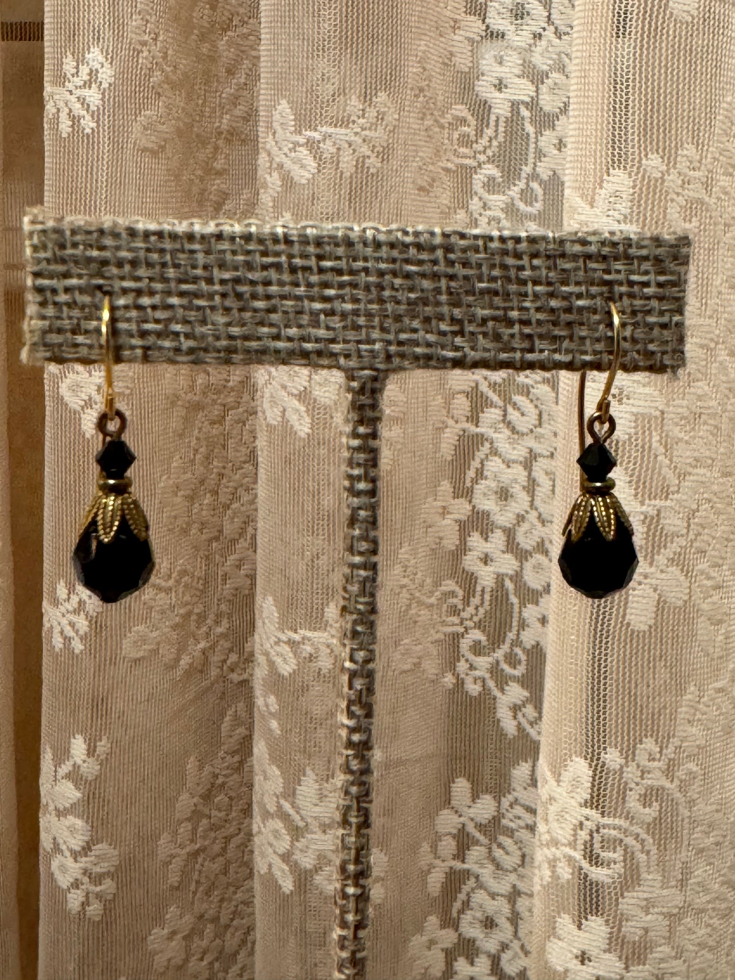 Alison Faye Black Faceted Drop Earrings – Vintage-Inspired Elegance