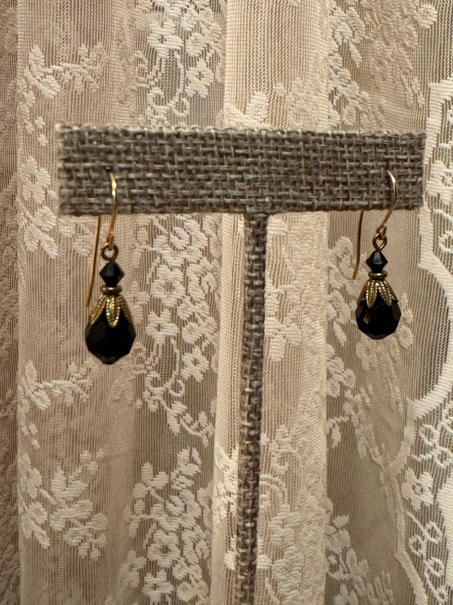 Alison Faye Black Faceted Drop Earrings – Vintage-Inspired Elegance