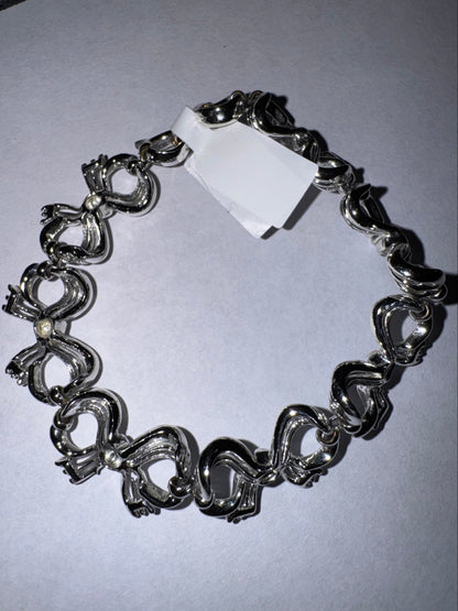 Vintage Signed Lisner Bow Bracelet in Silver Tone