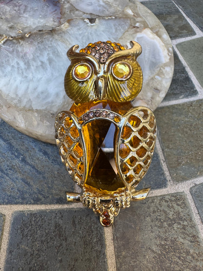 Vintage Whimsical Amber Glass Jelly Belly Owl Brooch