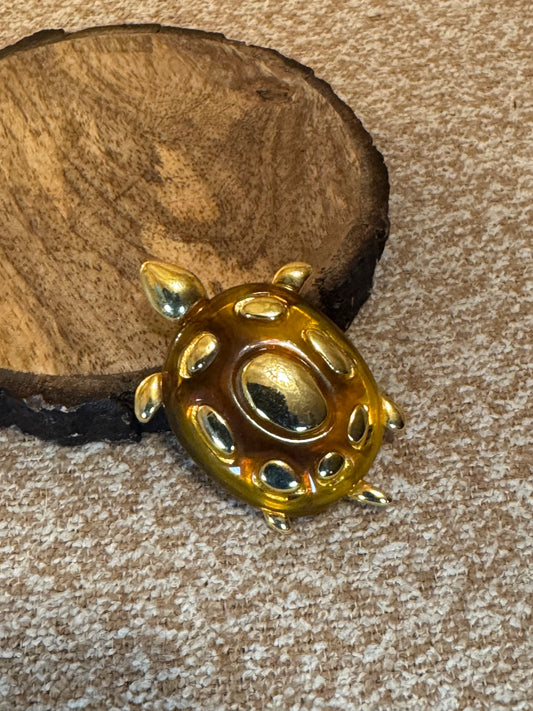 Liz Claiborne Vintage Turtle Brooch – Amber Lucite Shell