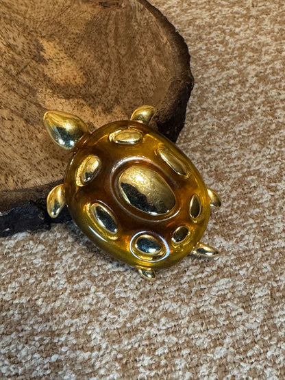 Liz Claiborne Vintage Turtle Brooch – Amber Lucite Shell