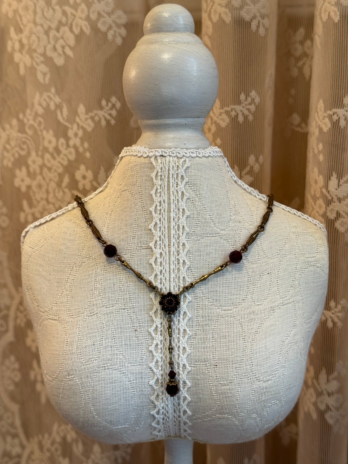 Victorian-Inspired Garnet Bead Lariat Necklace & Dangle Earrings Set – Bohemian Elegance