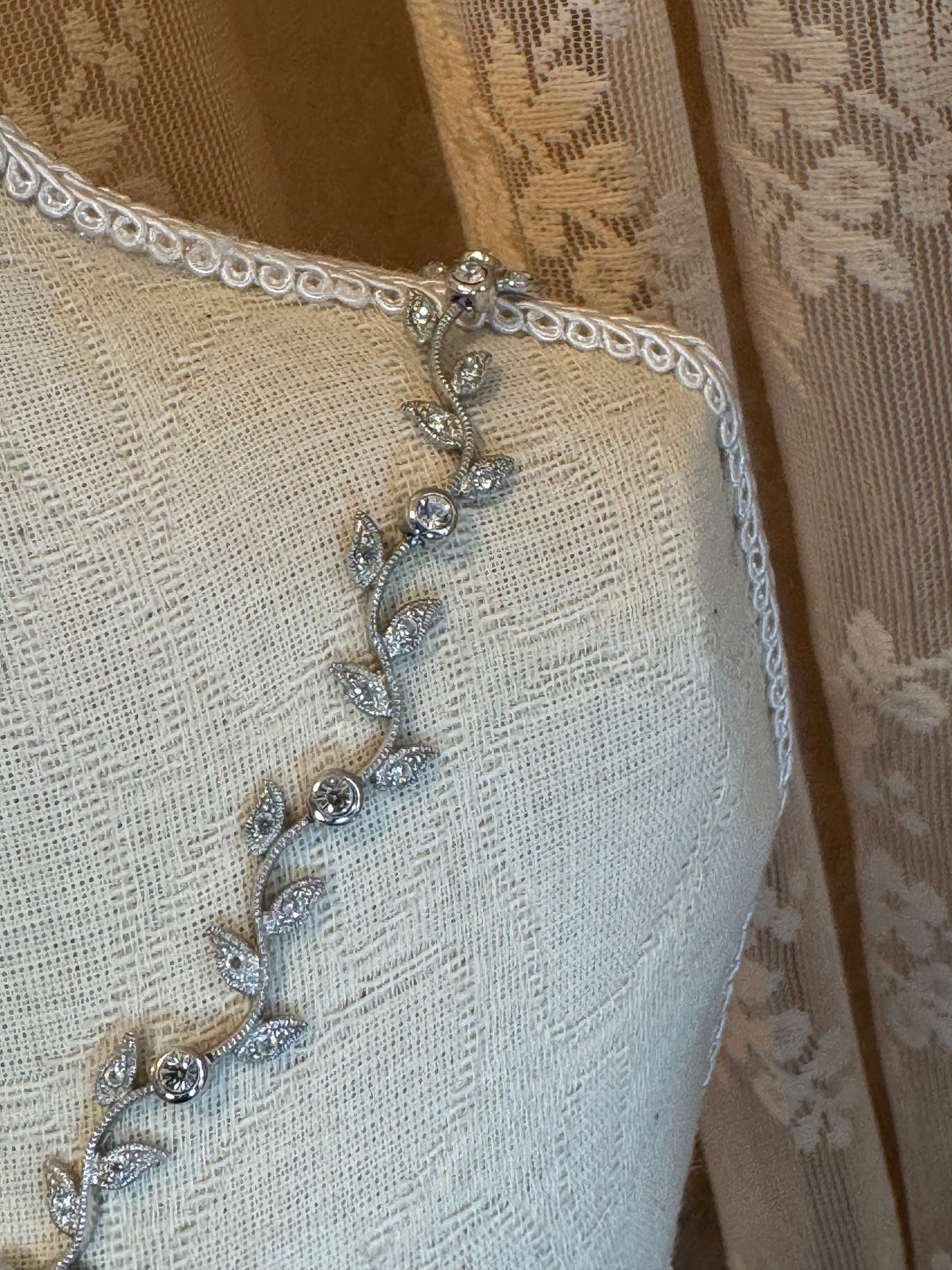 Nadri Cubic Zirconia Vine Collar Necklace – Silver-Tone Leaf Statement