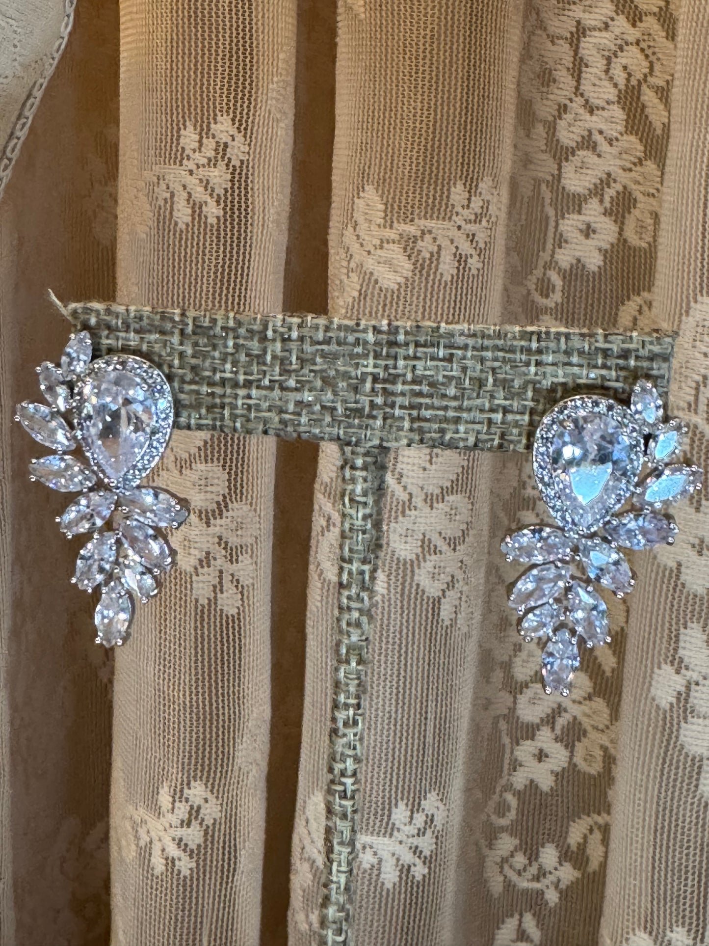 Gleaming Leaflet Bridal Earrings - Swarovski Crystal Vine-Inspired Elegance