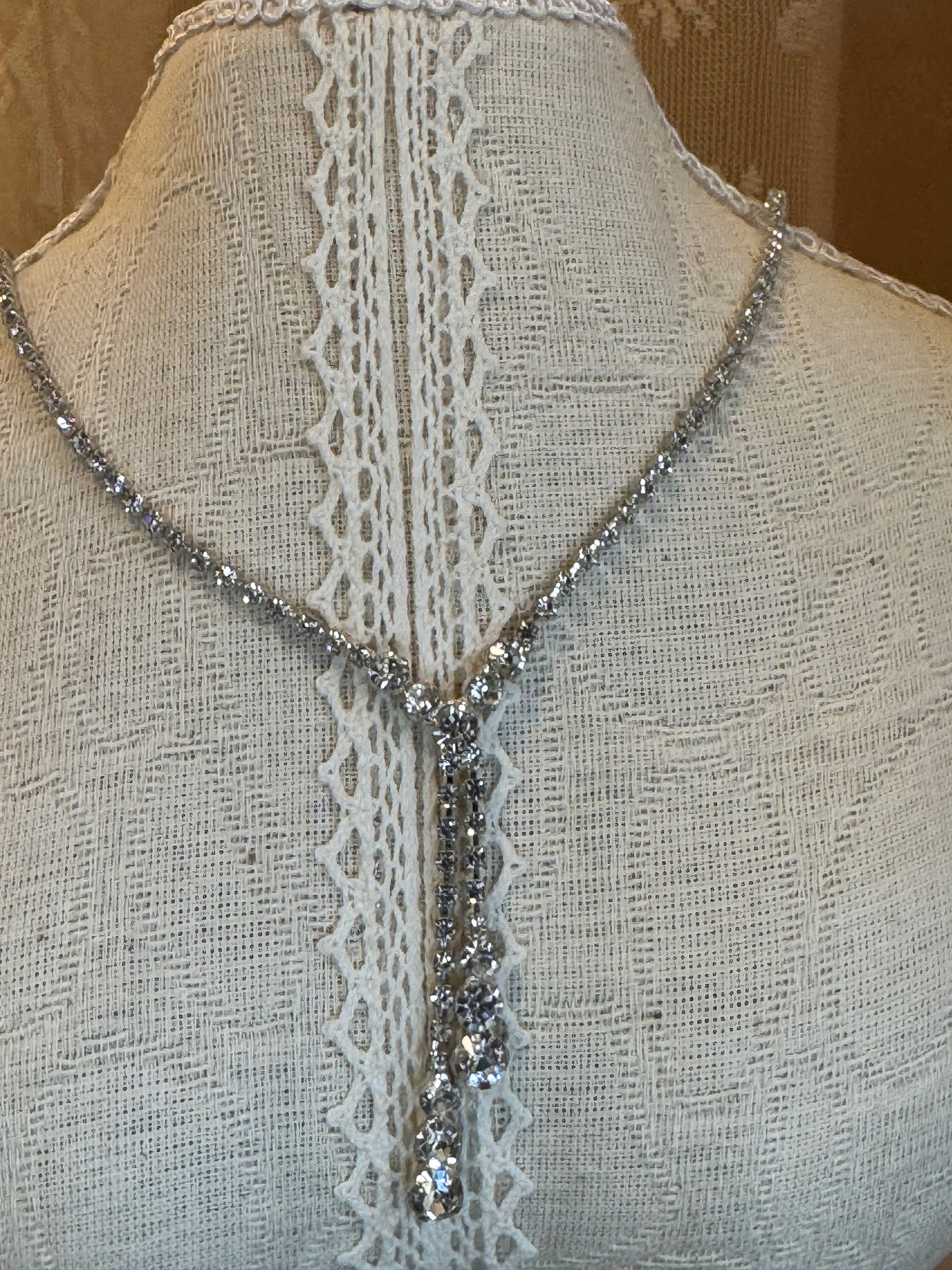 Vintage Rhinestone Lariat Y-Necklace – Silver-Tone Drop Statement
