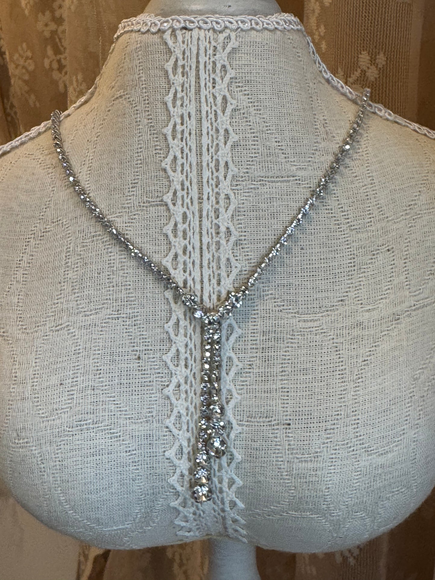 Vintage Rhinestone Lariat Y-Necklace – Silver-Tone Drop Statement