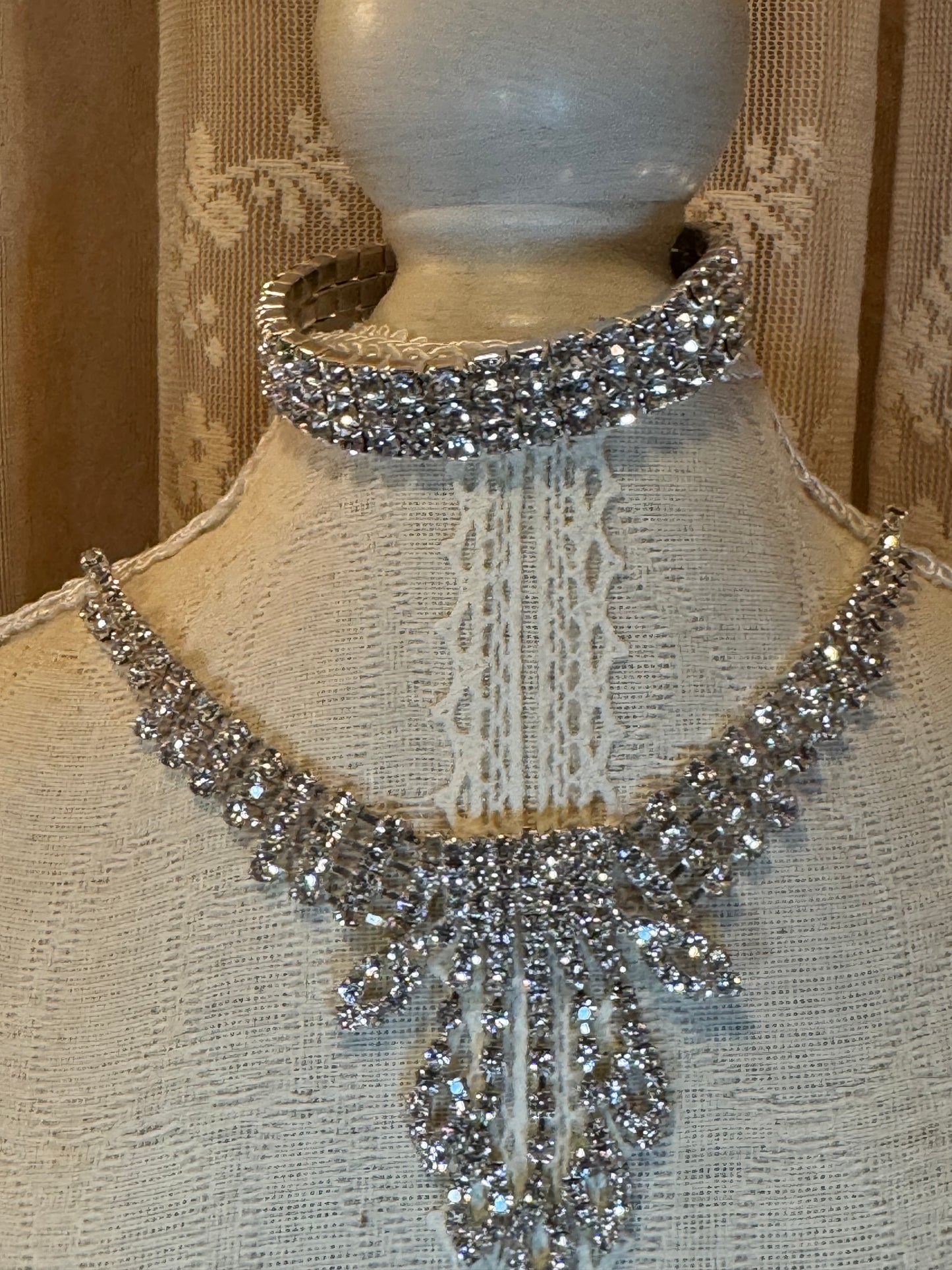 Vintage Rhinestone Statement Necklace – Cascading Fringe Bib Design in Silver-Tone