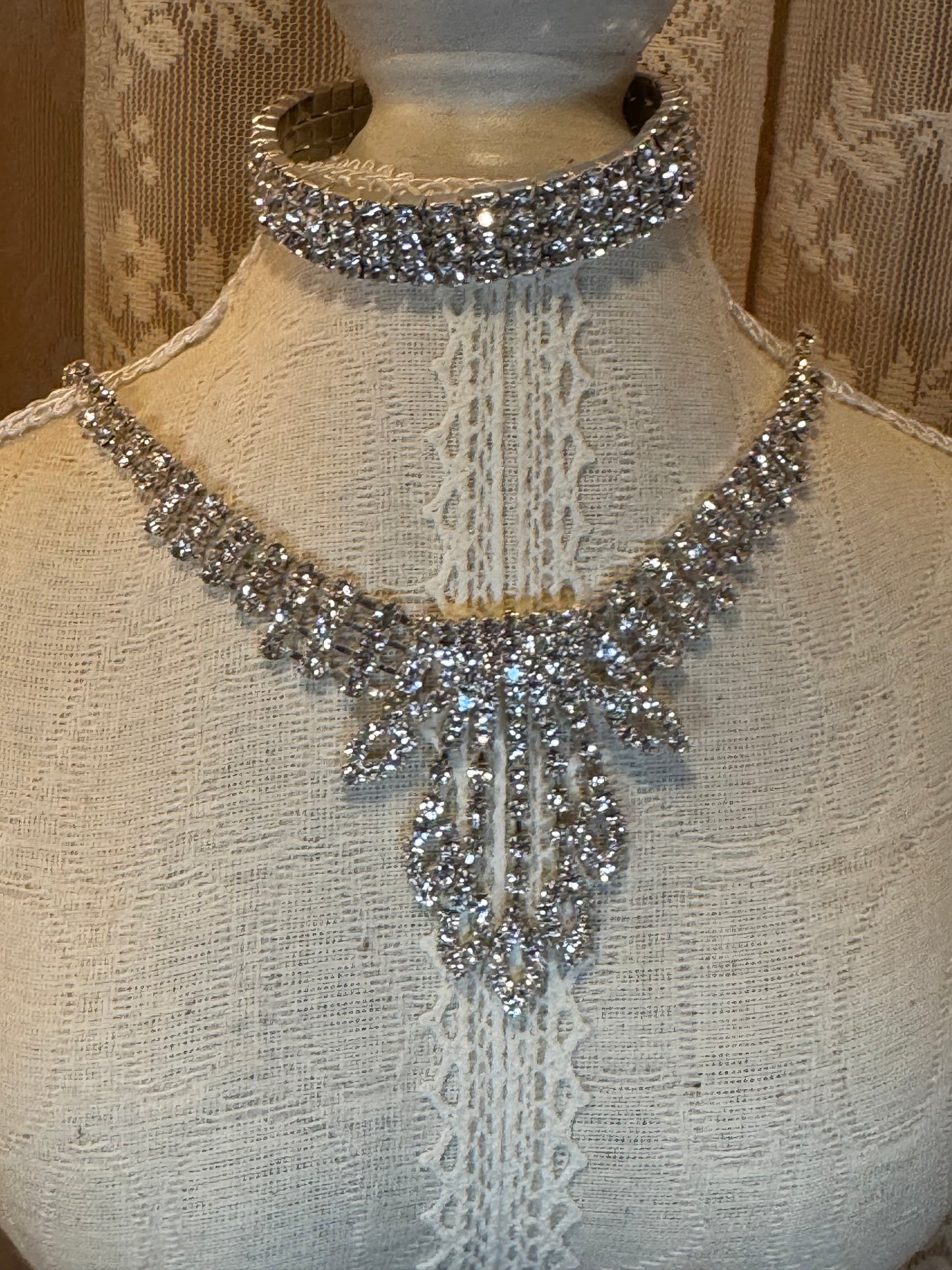 Vintage Rhinestone Statement Necklace – Cascading Fringe Bib Design in Silver-Tone