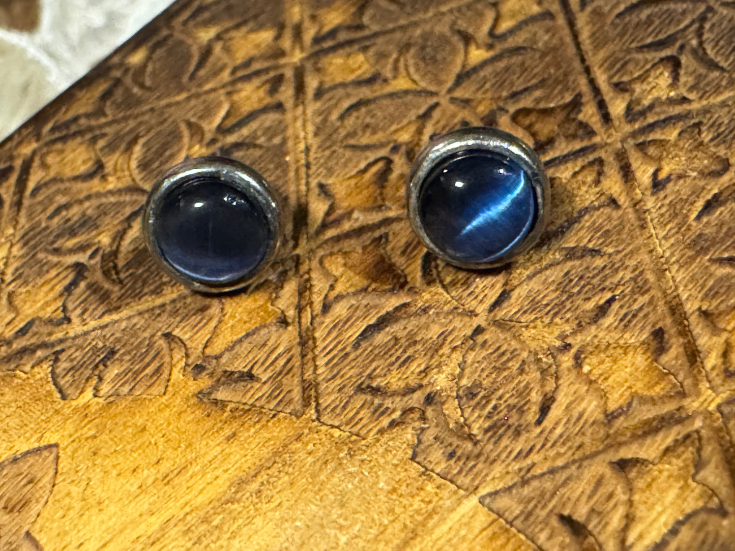 Blue Cat’s Eye Stud Earrings – Silver