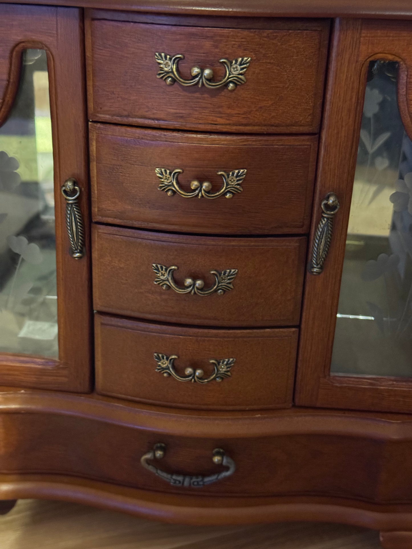 Vintage Heart-Etched Glass Jewelry Armoire – Rich Warm Wood Finish