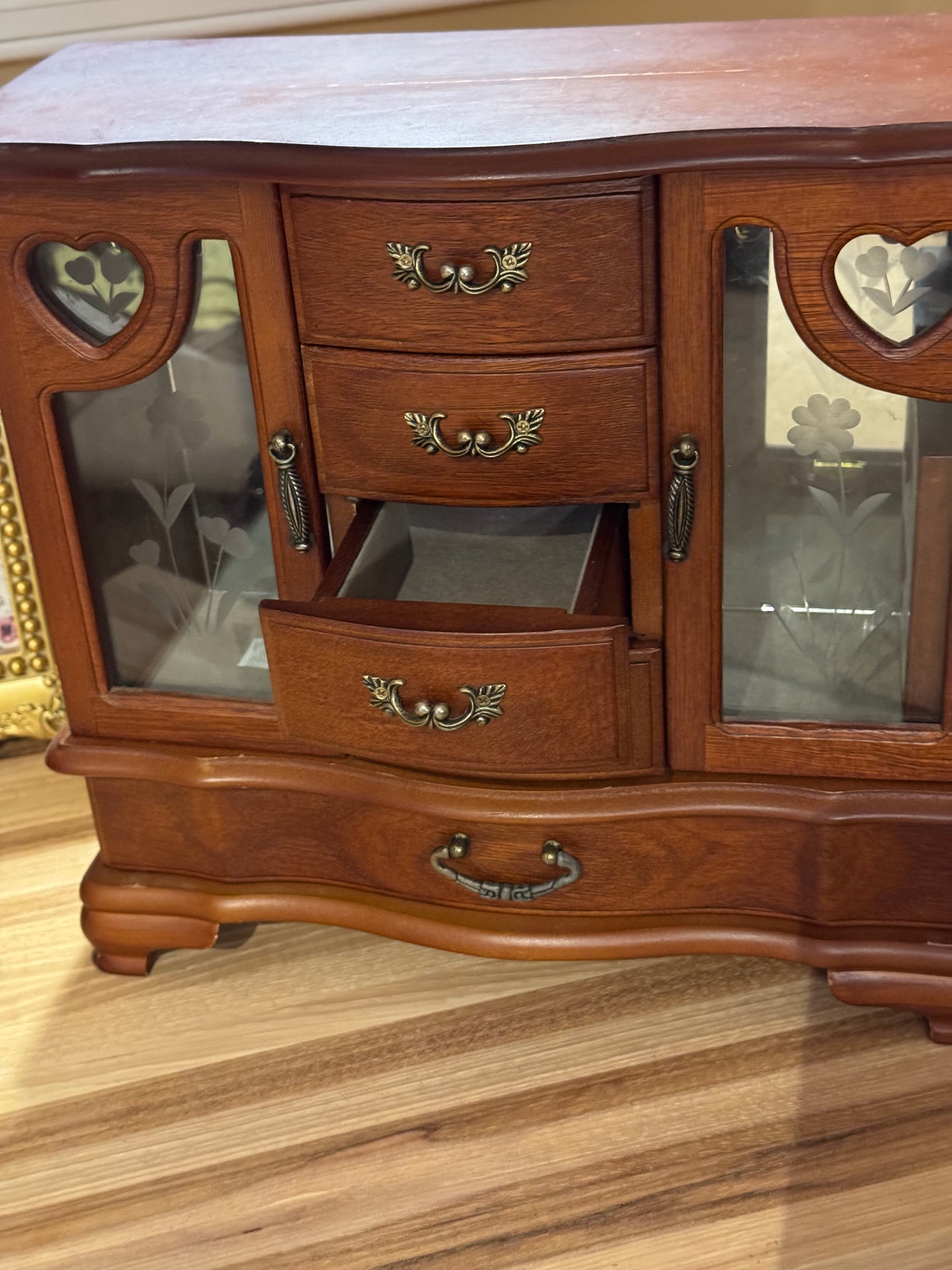 Vintage Heart-Etched Glass Jewelry Armoire – Rich Warm Wood Finish