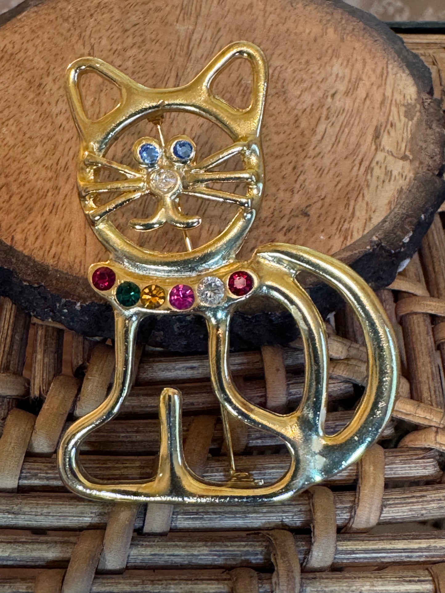 Vintage-Inspired Cat Brooch with Rhinestones