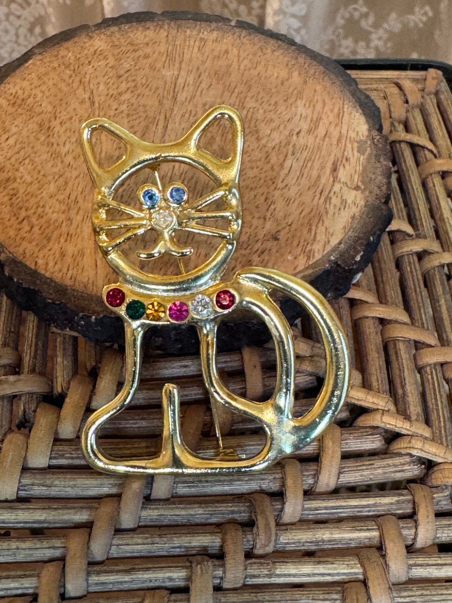 Vintage-Inspired Cat Brooch with Rhinestones