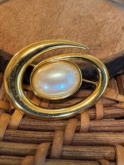 Vintage Signed Monet Brooch