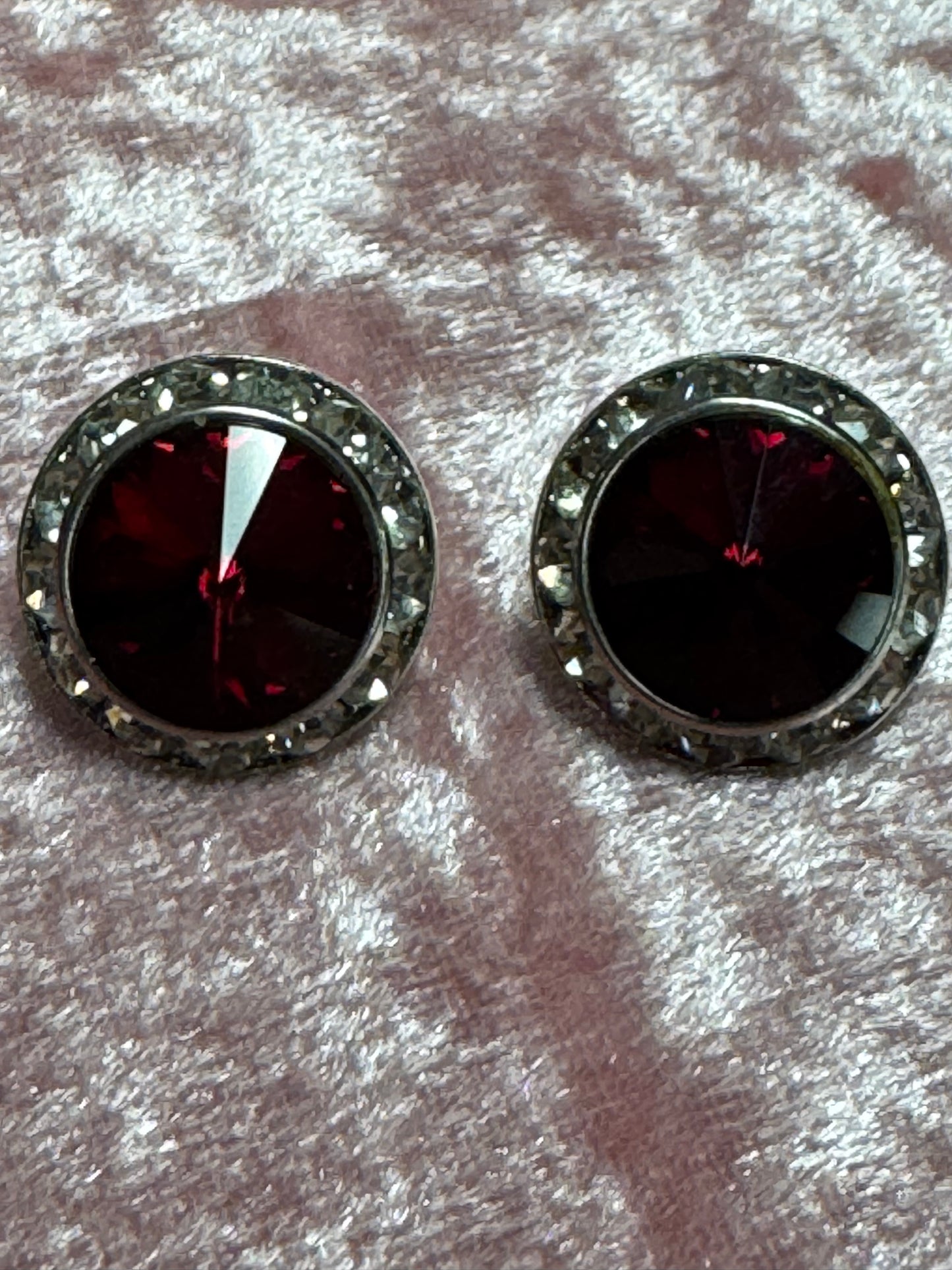 Red rivoli crystal with clear rhinestone earrings
