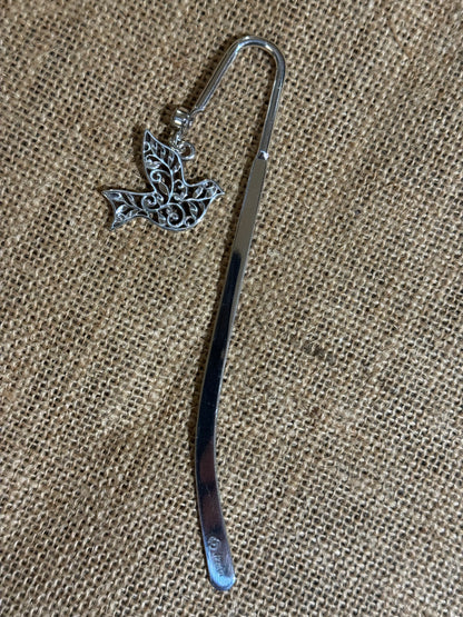 ✨ Victorian-Style Silver-Tone Filigree Bird Bookmark ✨ Charming, delicate, and timeless.