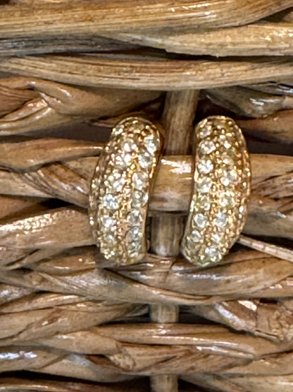 Vintage 1970's Signed ROMAN gold tone earrings with Austrian Crystals