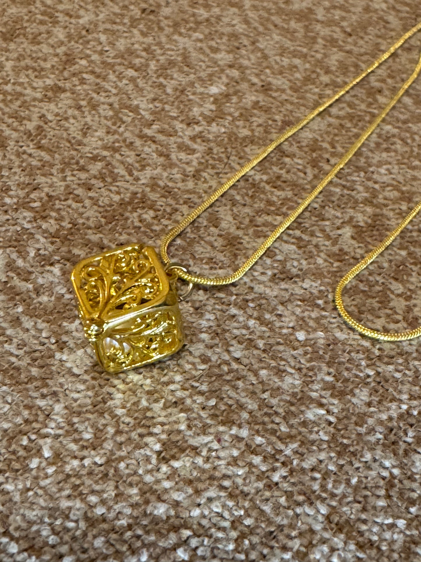 Vintage-inspired square locket necklace 18K GP